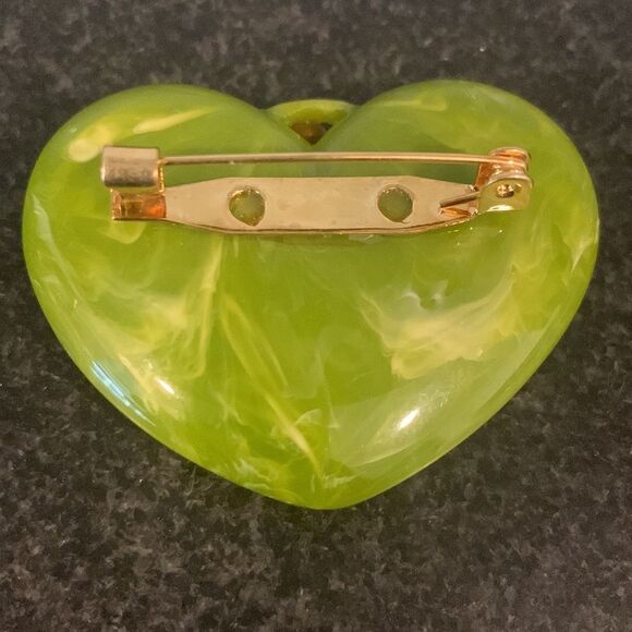 1960s Vintage Lapel Pin -  Puffy Heart Brooch with Retro Charm - Picture 7 of 8